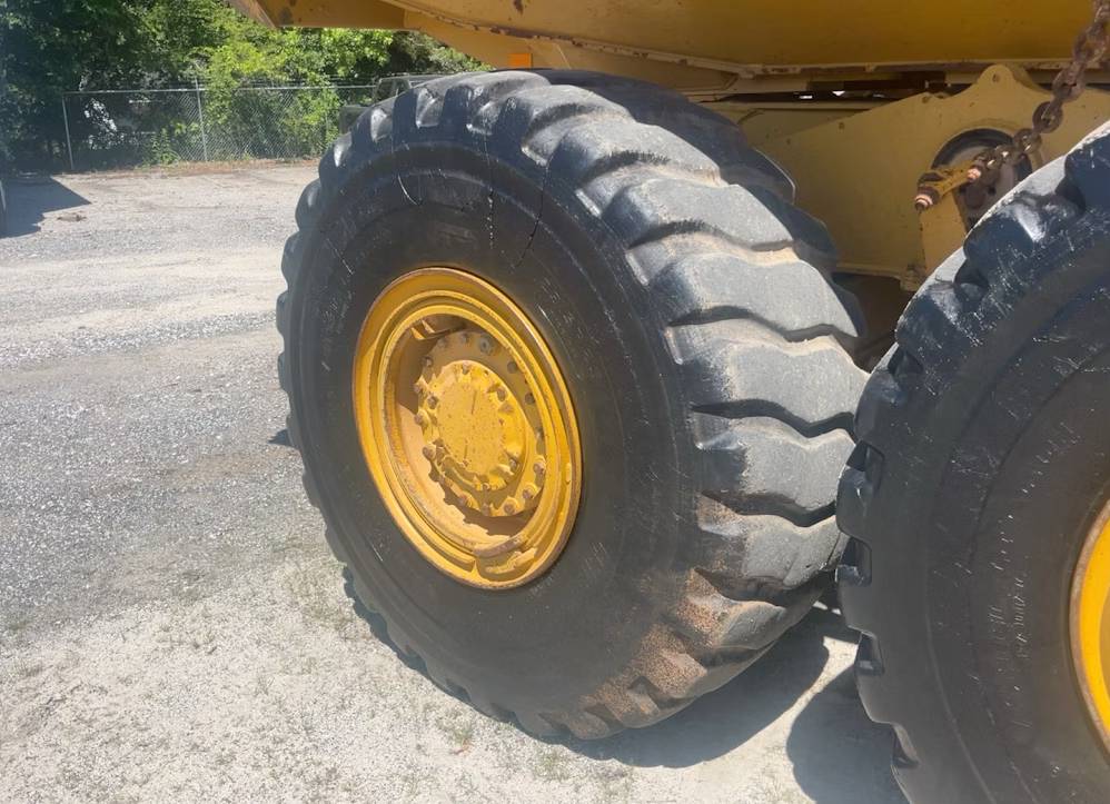 
								2017 Caterpillar 725C2 6X6 26.5 Ton Articulated Off Road Dump Truck ADT full									