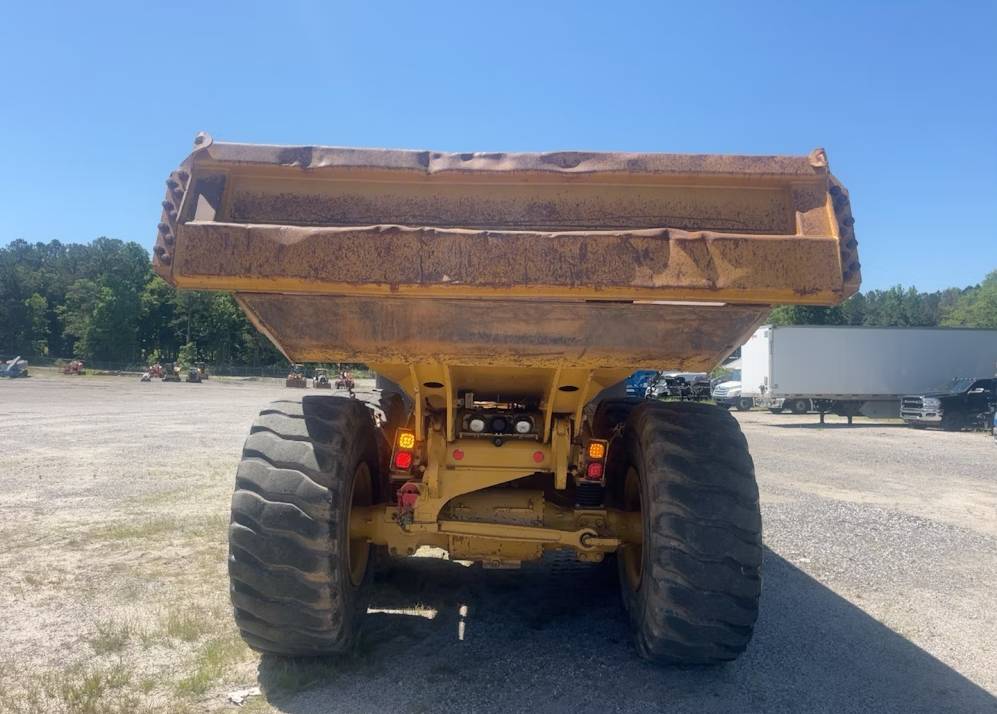 
								2017 Caterpillar 725C2 6X6 26.5 Ton Articulated Off Road Dump Truck ADT full									