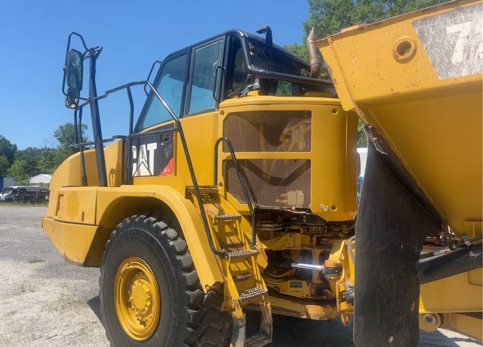 
								2017 Caterpillar 725C2 6X6 26.5 Ton Articulated Off Road Dump Truck ADT full									