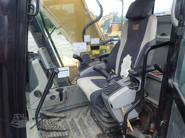 
								2017 CATERPILLAR 320FL full									