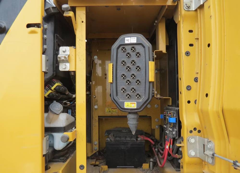 
								2021 Caterpillar 320GC Excavator Trackhoe Cab AC Thumb Aux CAT Bucket full									