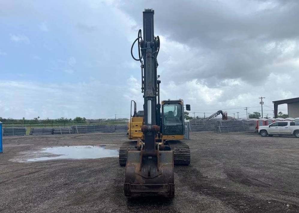 
								2018 John Deere 210G LC Excavator Enclosed Cab Steel Track Aux full									
