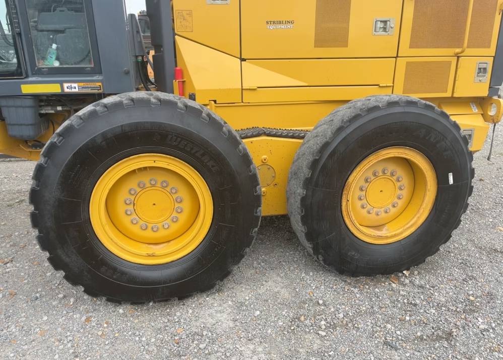 
								2017 John Deere 670GP 4WD full									