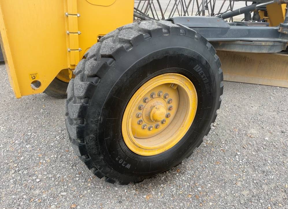 
								2017 John Deere 670GP 4WD full									