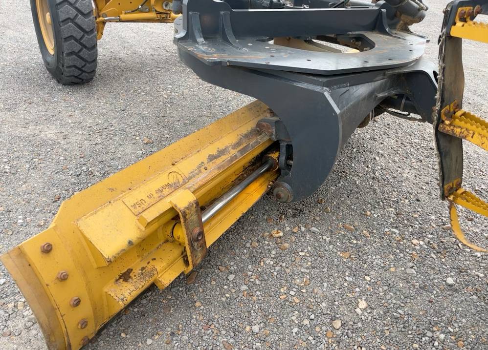 
								2017 John Deere 670GP 4WD full									