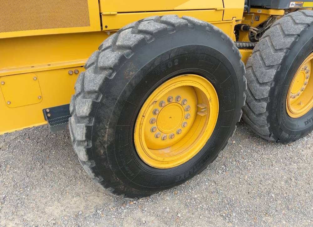 
								2017 John Deere 670GP 4WD full									