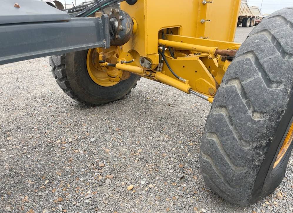 
								2017 John Deere 670GP 4WD full									