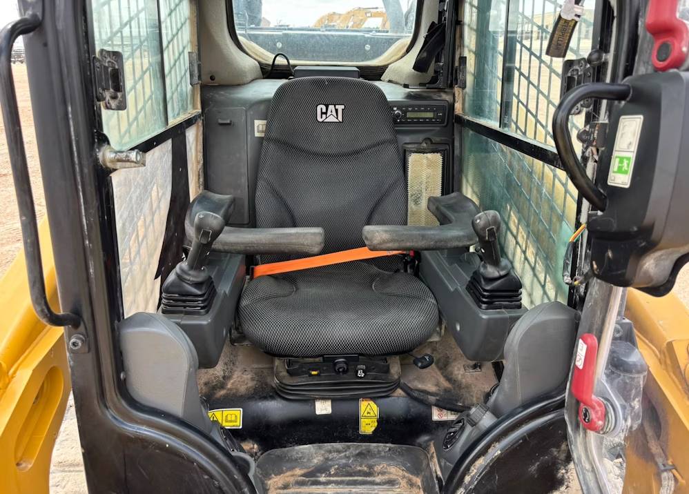 
								2023 Caterpillar 299D3XE Skid Steer Track Loader full									