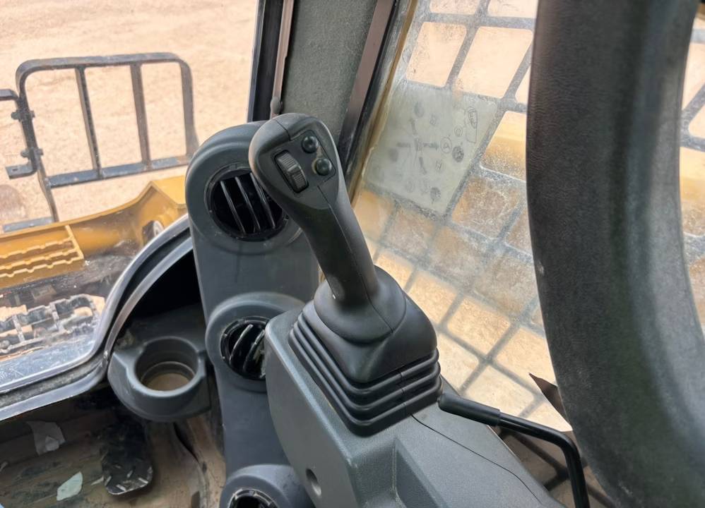 
								2023 Caterpillar 299D3XE Skid Steer Track Loader full									