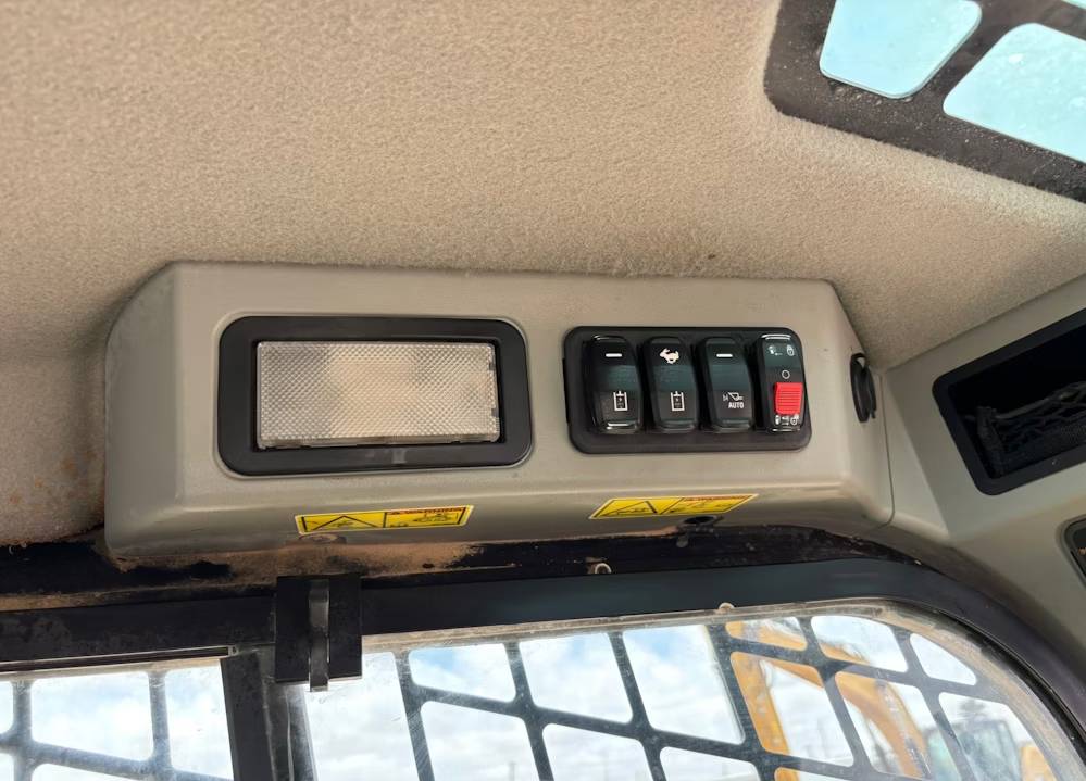 
								2023 Caterpillar 299D3XE Skid Steer Track Loader full									
