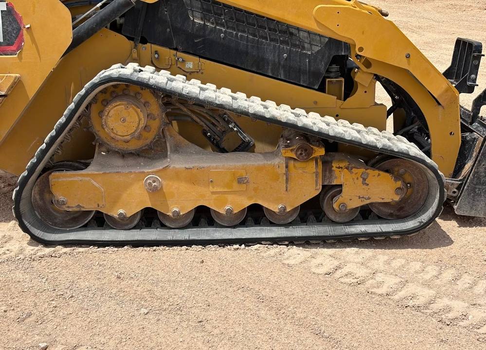 
								2023 Caterpillar 299D3XE Skid Steer Track Loader full									