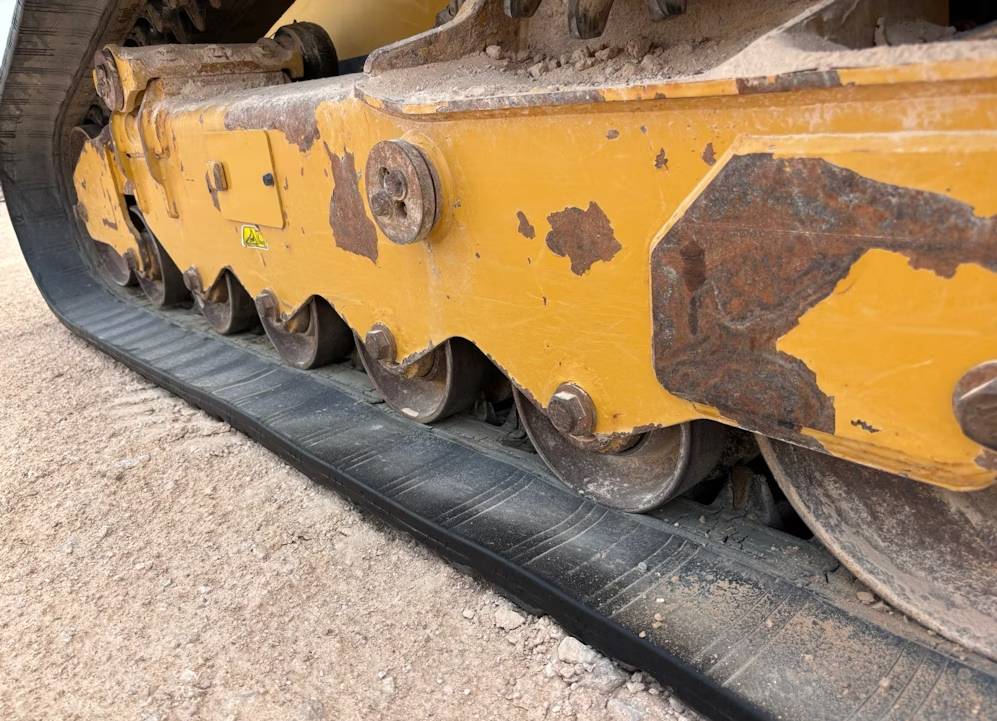 
								2023 Caterpillar 299D3XE Skid Steer Track Loader full									