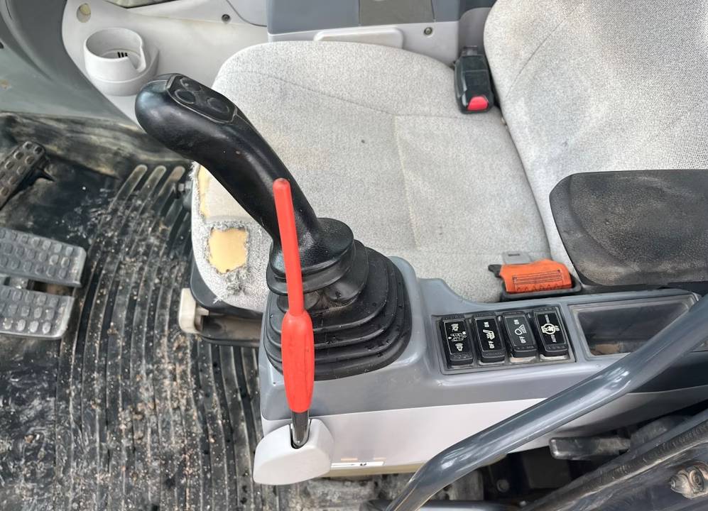 
								2018 John Deere 210G LC Excavator Enclosed Cab Steel Track Aux full									