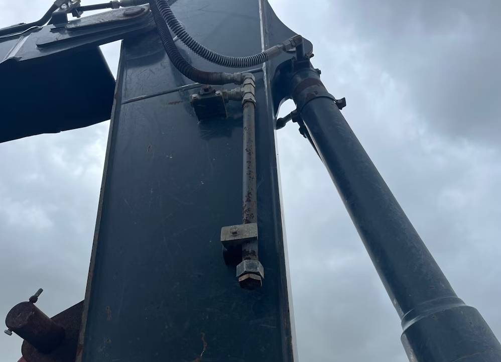 
								2018 John Deere 210G LC Excavator Enclosed Cab Steel Track Aux full									
