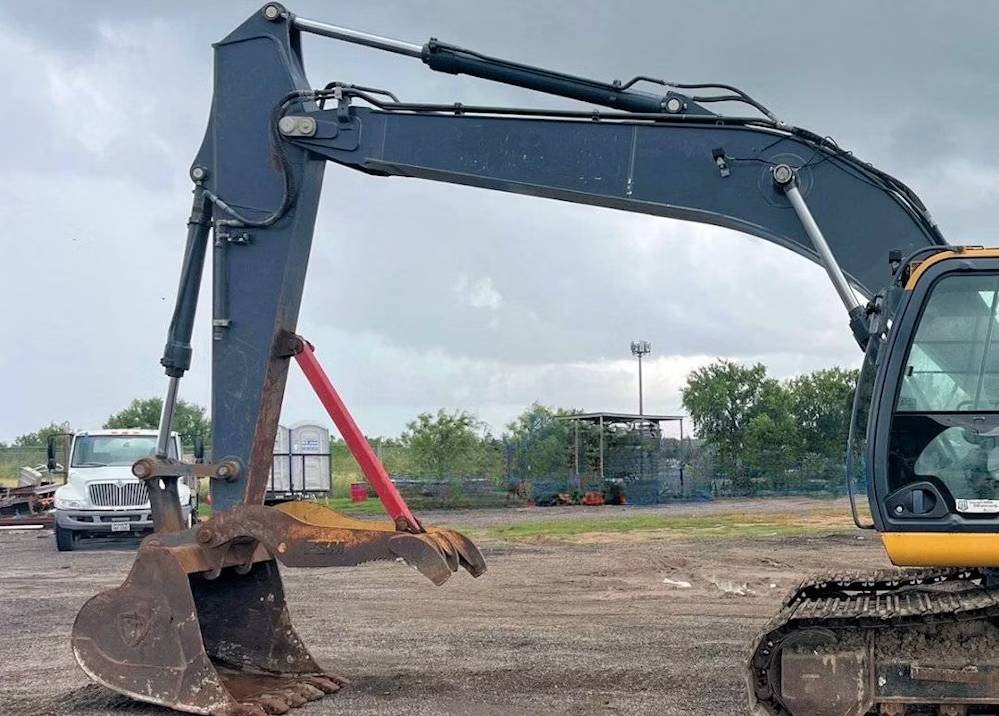 
								2018 John Deere 210G LC Excavator Enclosed Cab Steel Track Aux full									